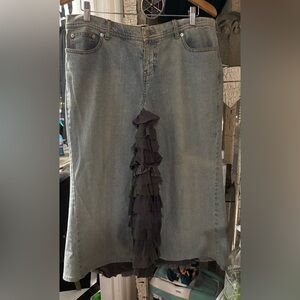 One-of-a-Kind Upcycled Denim Skirt | Handmade Gray-Green Ruffle Insert | Size 16